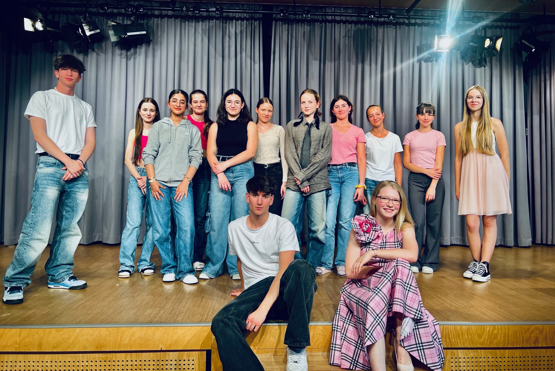 thumbnail_IMG_5396 Gruppenbild der Schauspieler und Schauspielerinnen