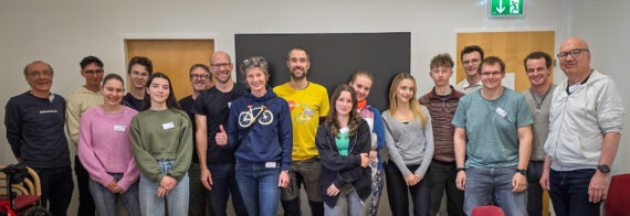 2025_RadvernetzungstreffenOÖ_PrivatsitzungGruppenbild