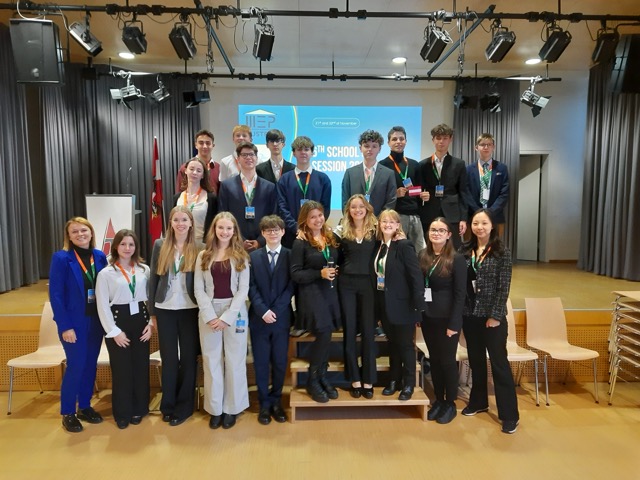 Mittel (Debating_Society20241122_155115)