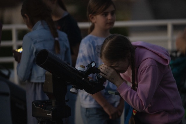 Mittel (Astronomie Dachterrasse 2025 b)